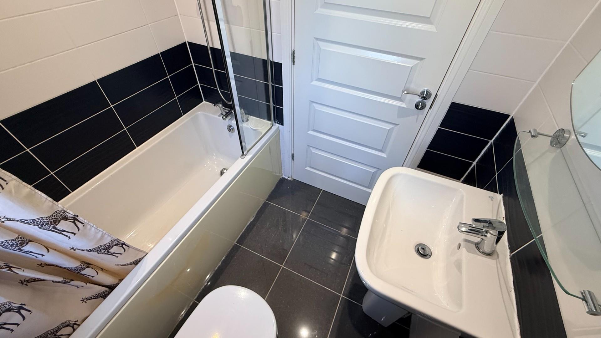 4 bed house to rent in Canal View, Coventry 7