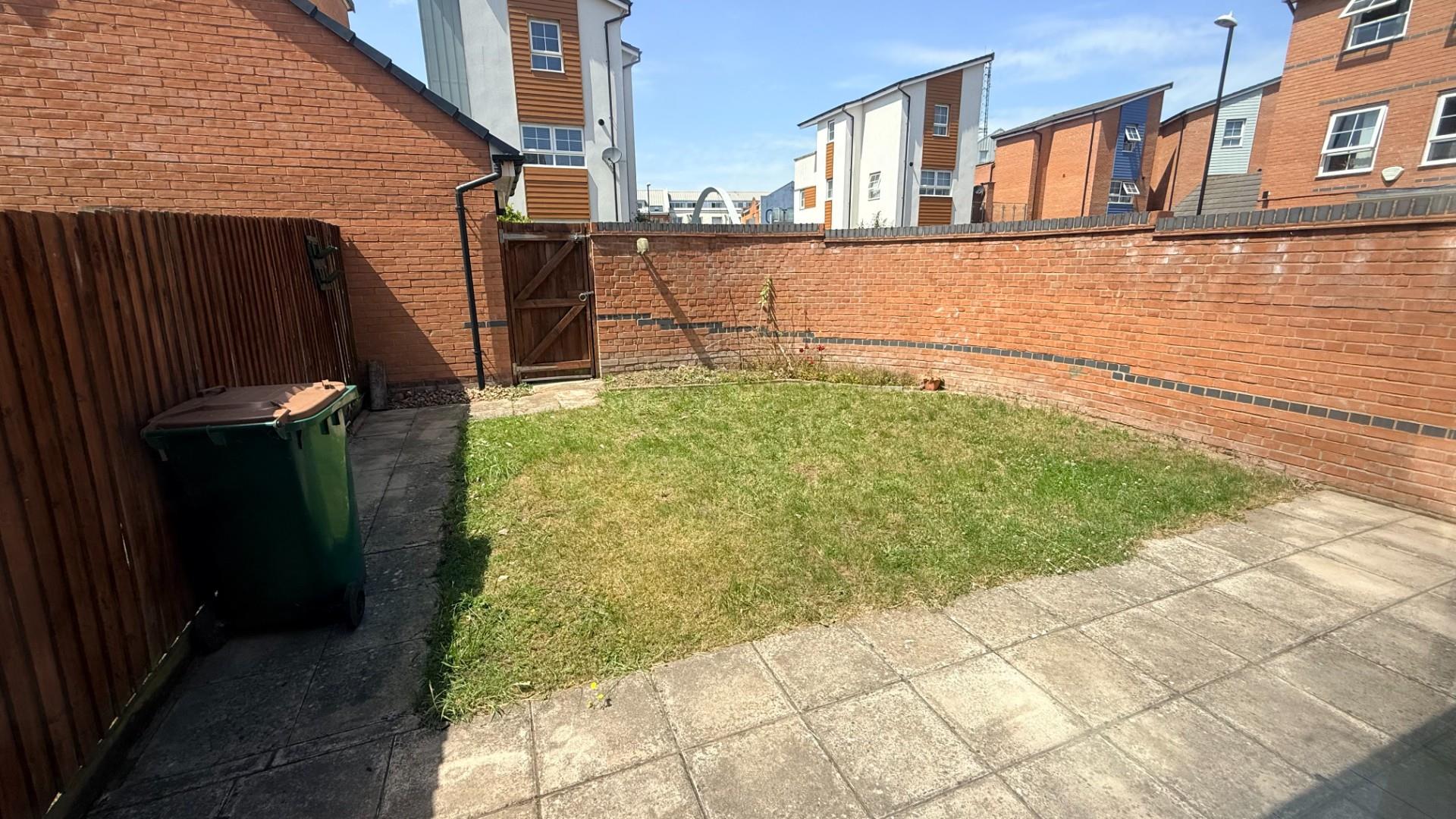 4 bed house to rent in Canal View, Coventry 2