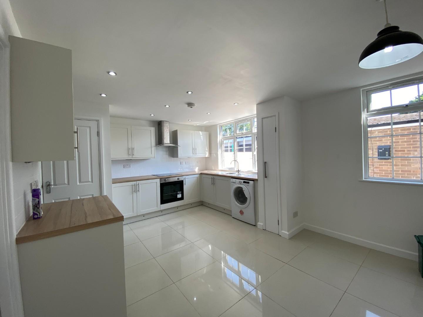 3 bed end of terrace house to rent in Agincourt Road, Coventry 9