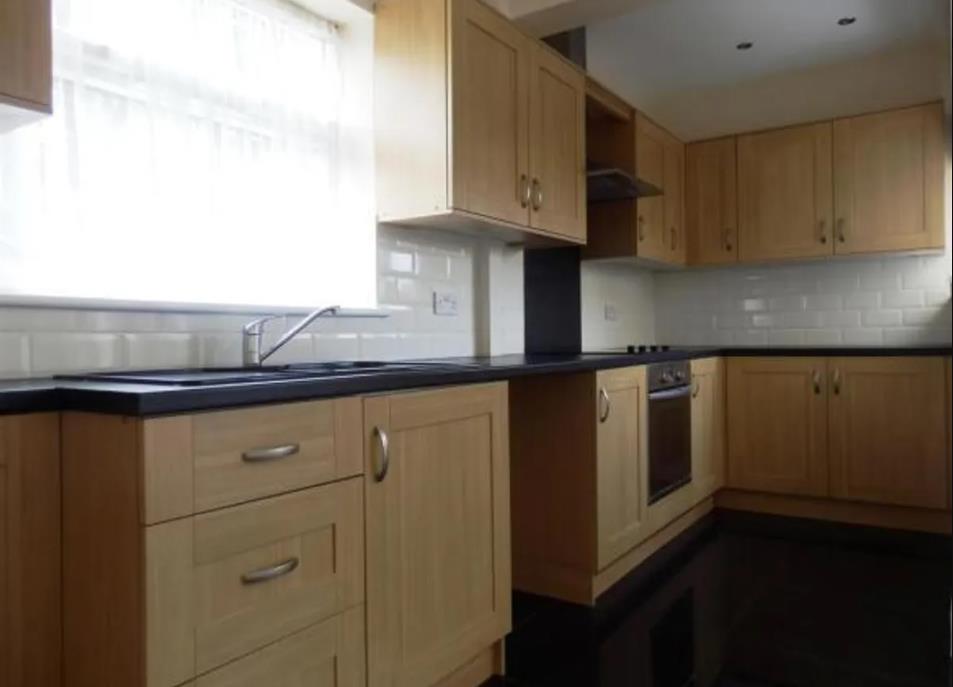 2 bed semi-detached house to rent in Johnson Road, Bedworth 3