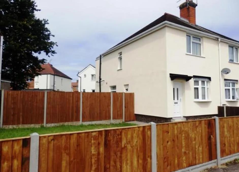2 bed semi-detached house to rent in Johnson Road, Bedworth, CV12