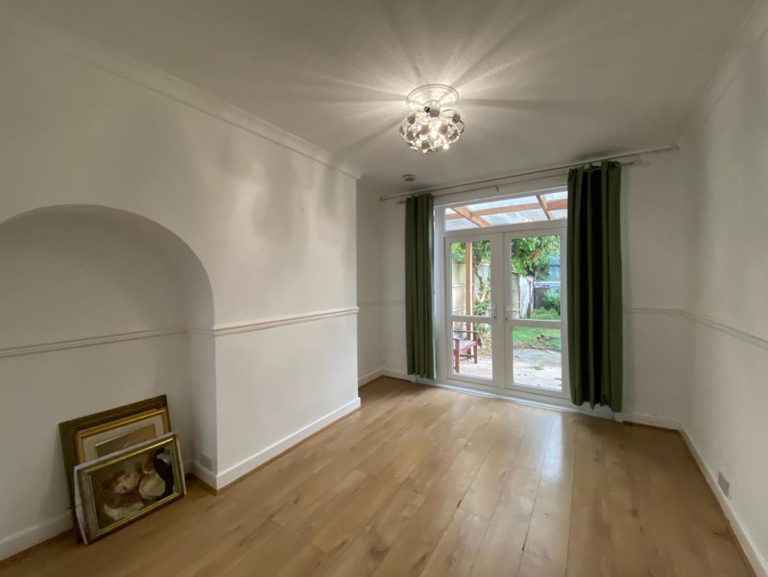 3 bed terraced house to rent in Farren Road, Coventry 2